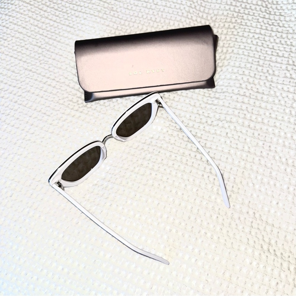 Sol Kyst Wide Moonstone White Cat-Eye Sunglasses - Picture 2 of 4